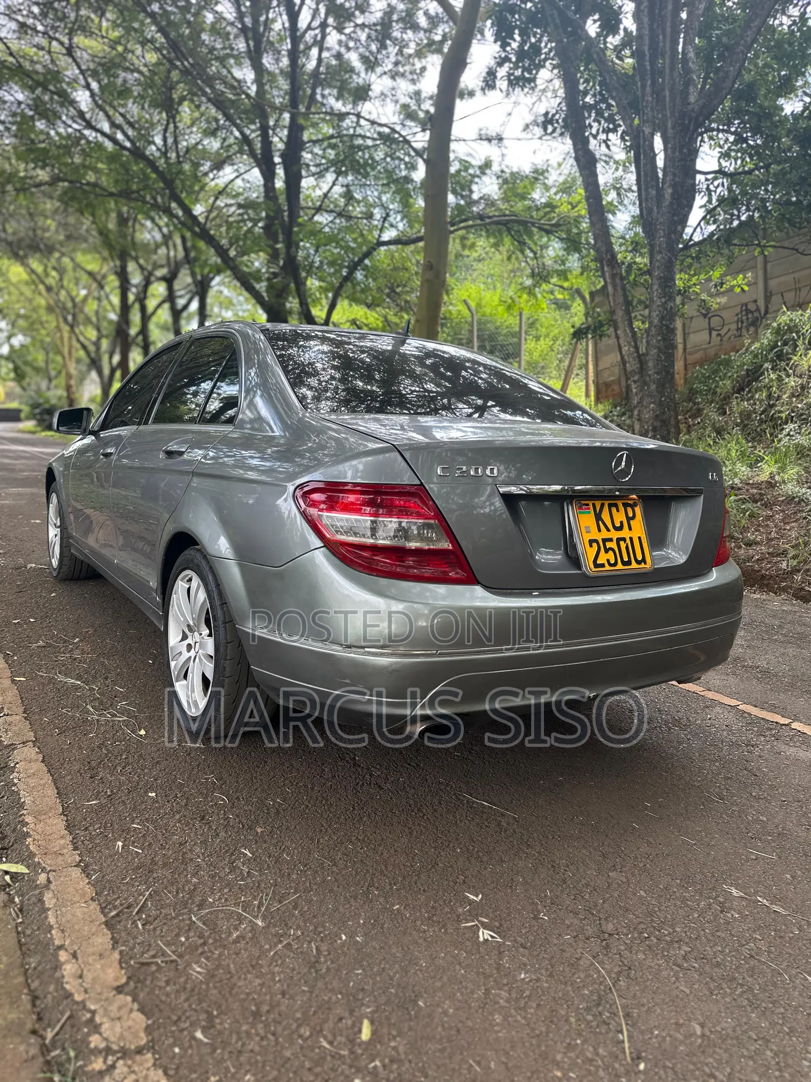 Mercedes-Benz C200 2010 Gray
