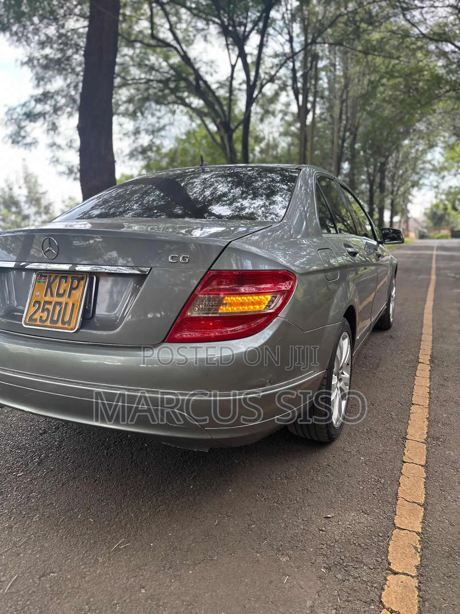Mercedes-Benz C200 2010 Gray