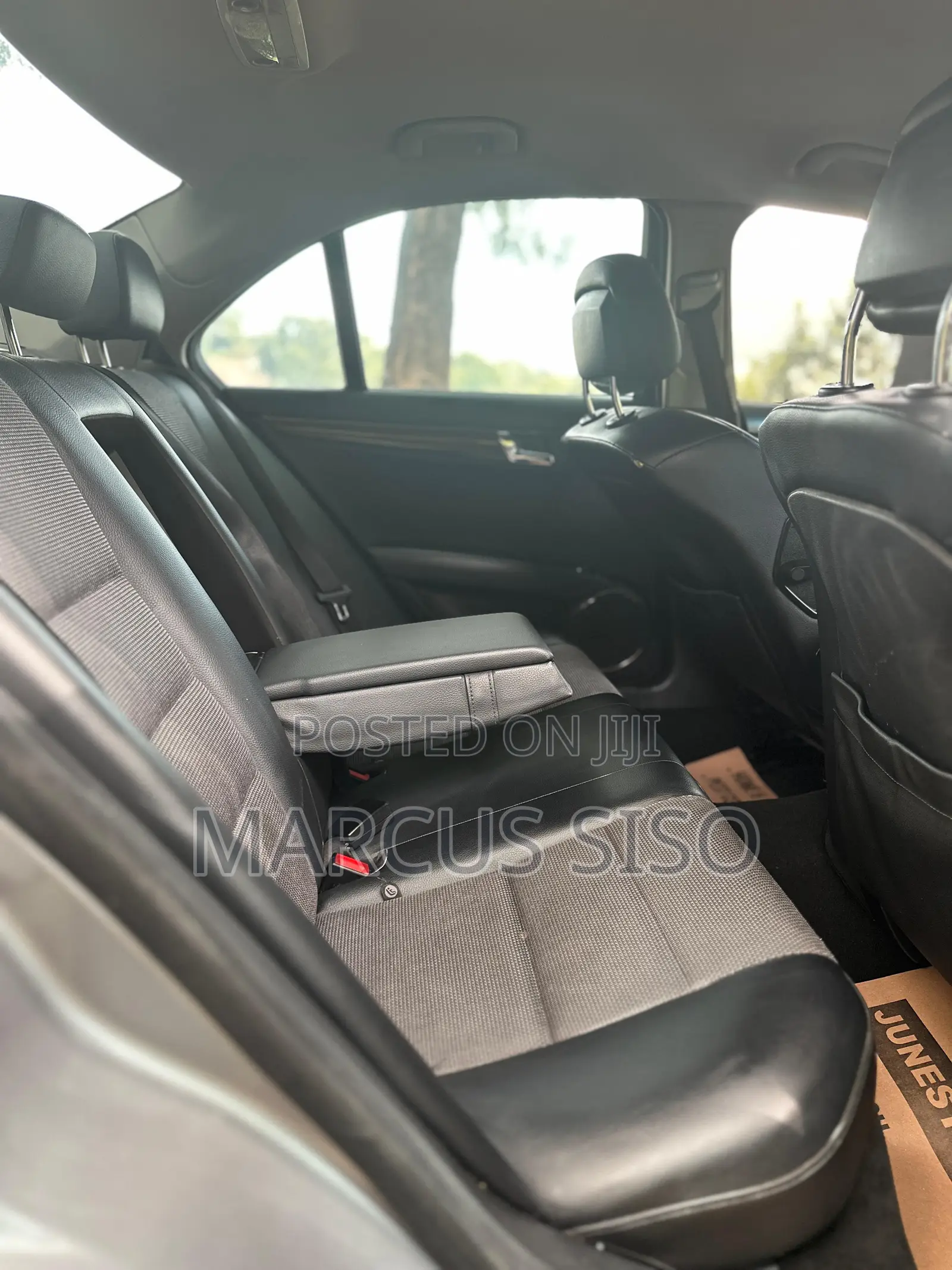 Mercedes-Benz C200 2010 Gray