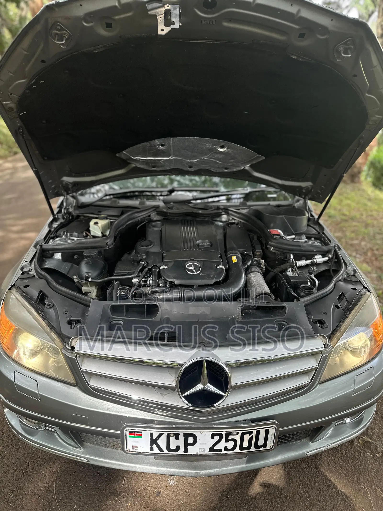 Mercedes-Benz C200 2010 Gray