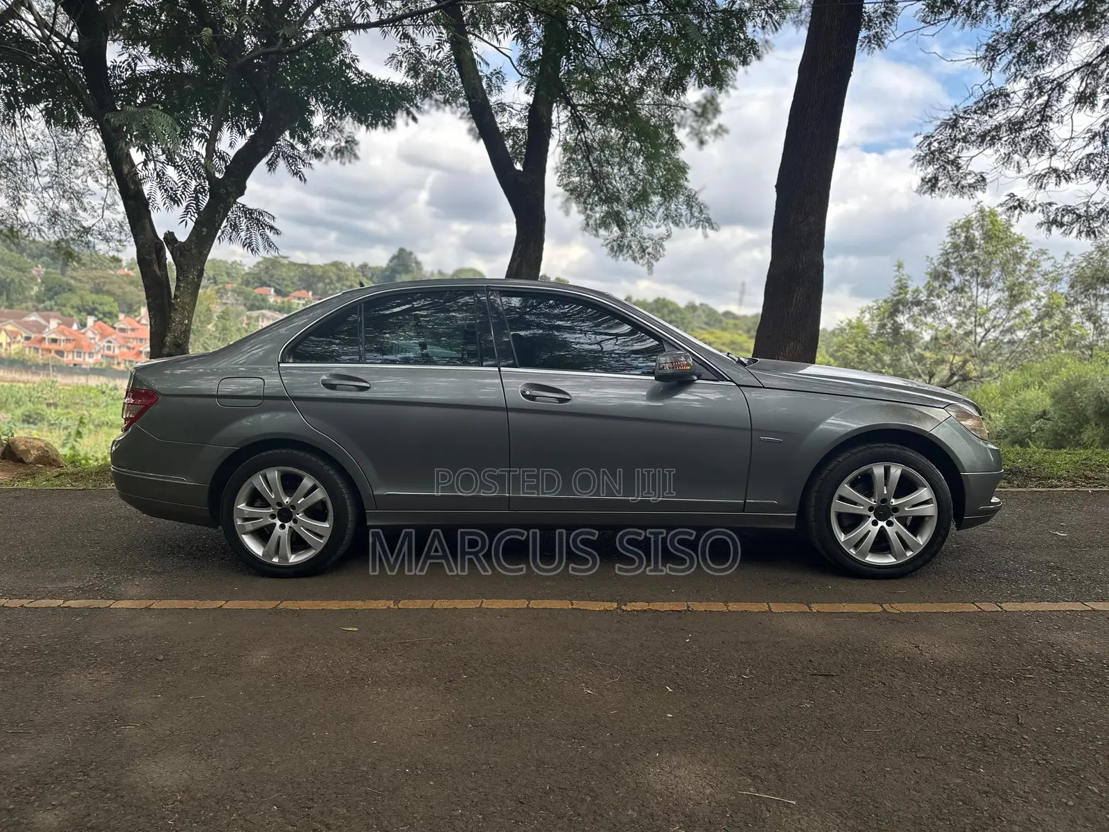 Mercedes-Benz C200 2010 Gray