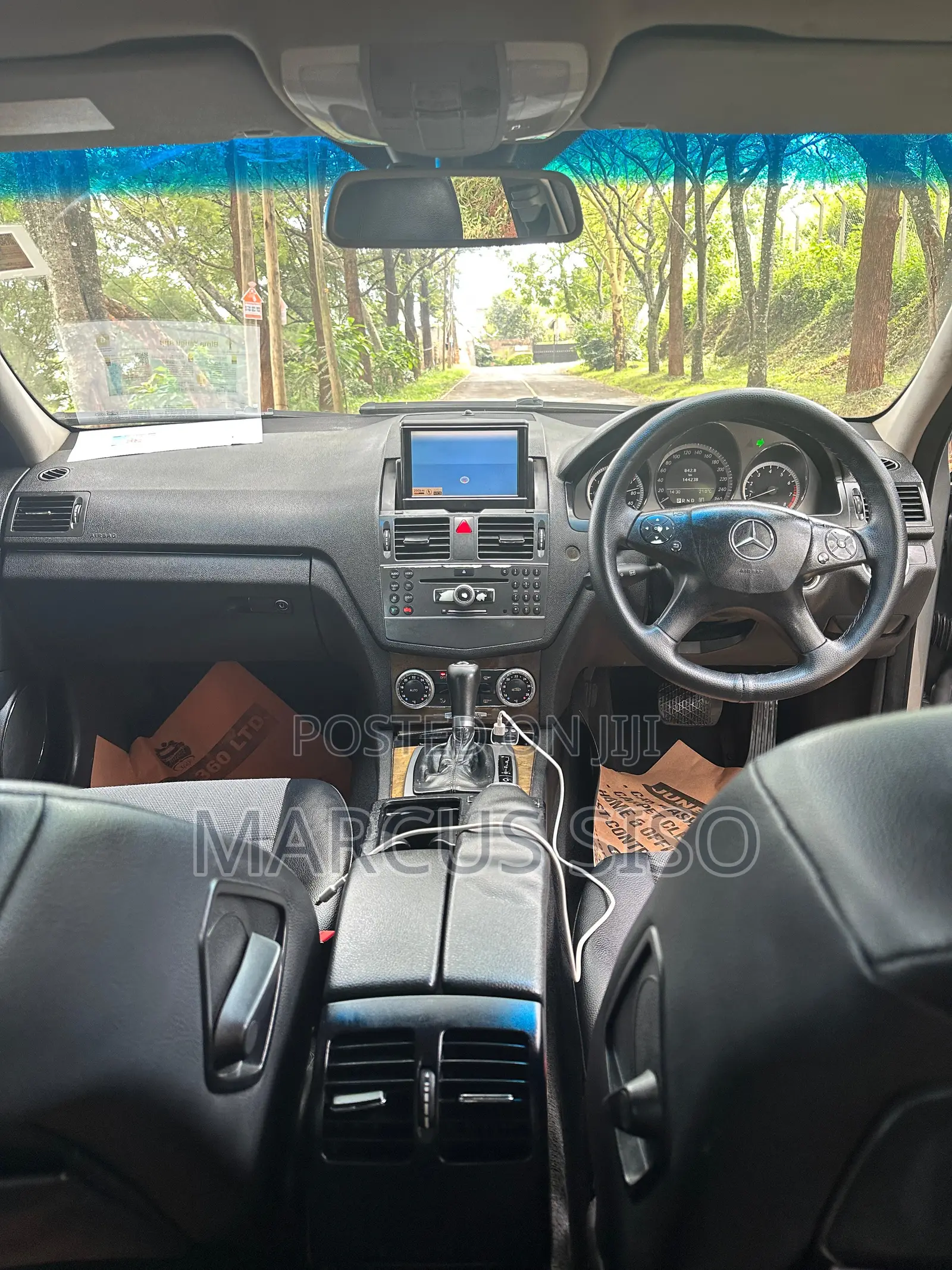 Mercedes-Benz C200 2010 Gray