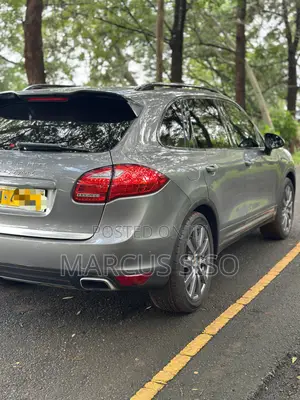 Porsche Cayenne S Hybrid 2013 Gray