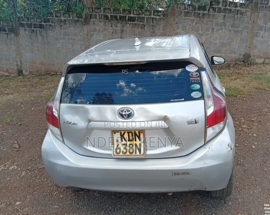 Toyota Aqua 2015 Silver