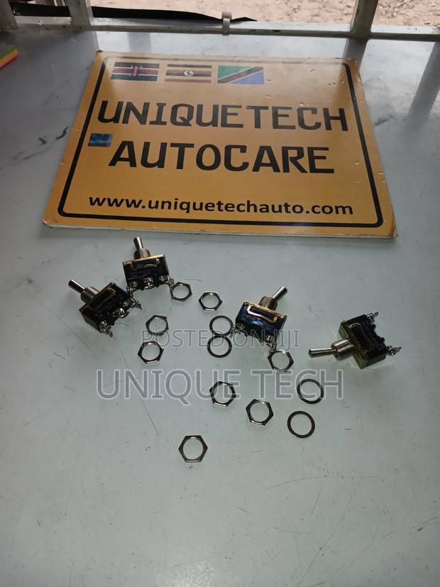 Universal Car Switch 3 Toggle 2 Toggle Control Switch