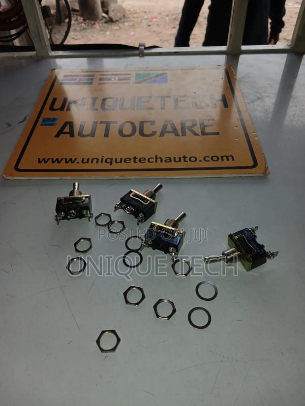 Universal Car Switch 3 Toggle 2 Toggle Control Switch - thumbnail 2