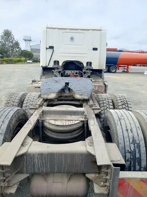 Scania P380 Terious With Helper