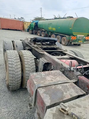 Scania P380 Terious With Helper