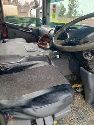 Scania P380 Terious With Helper