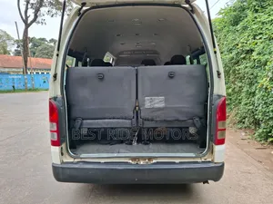 Toyota Grand HiAce 2015 White