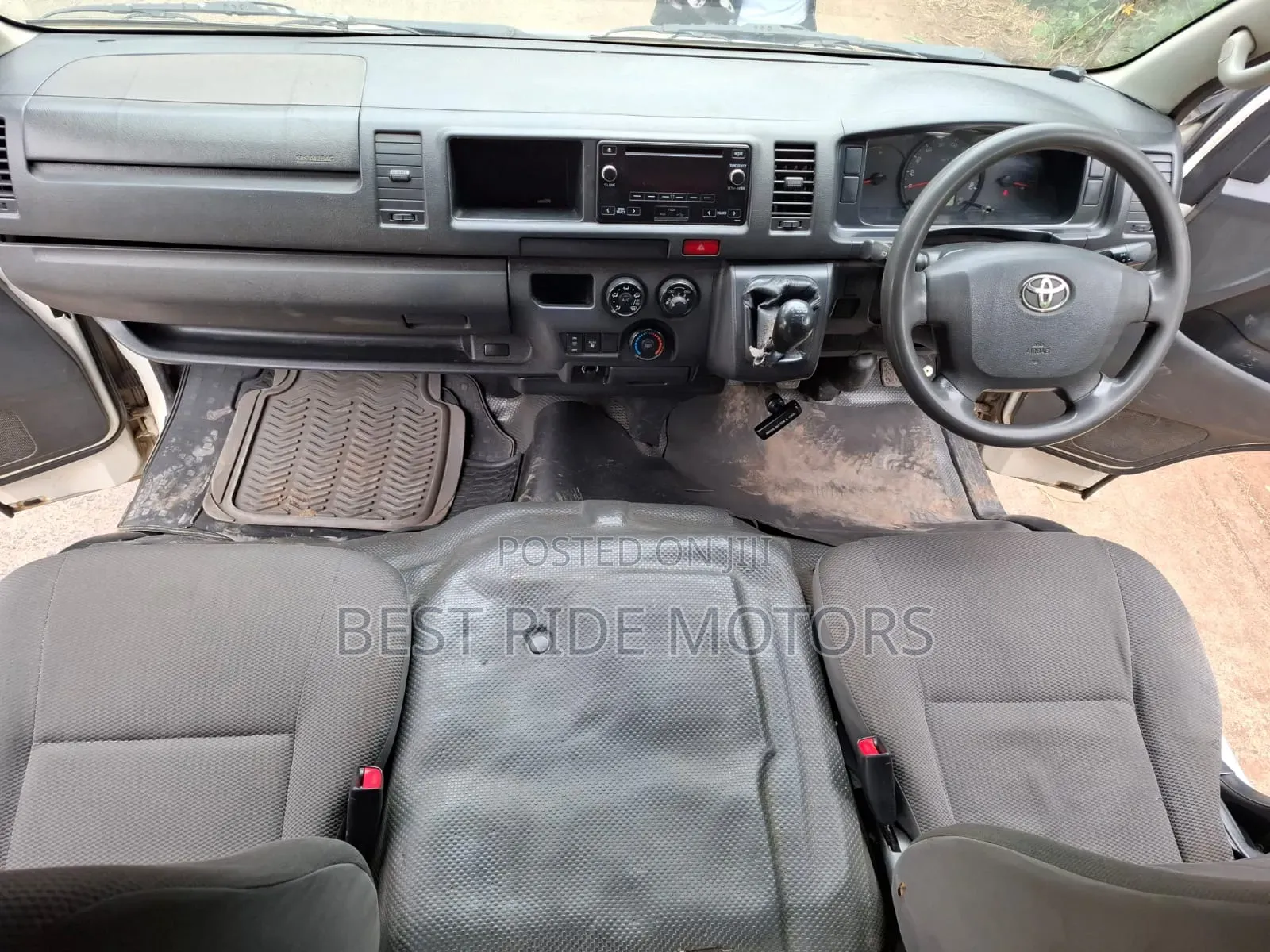 Toyota Grand HiAce 2015 White