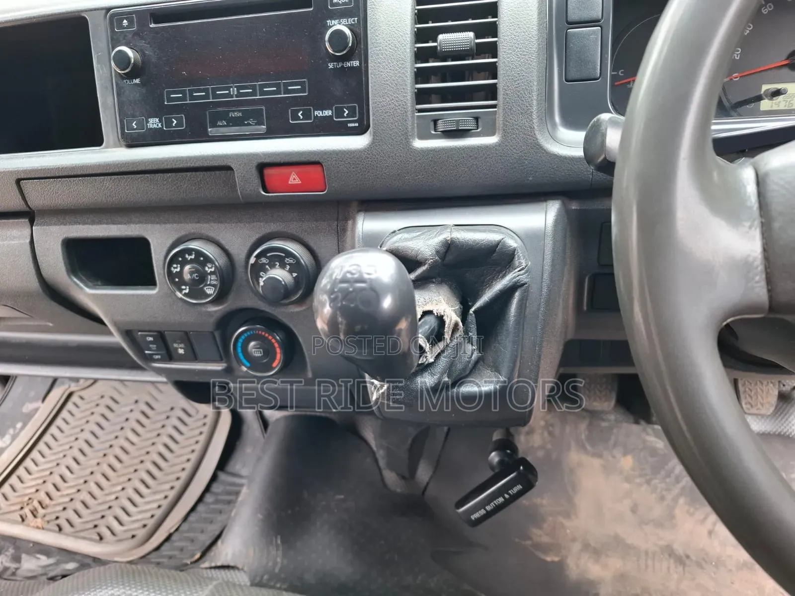 Toyota Grand HiAce 2015 White
