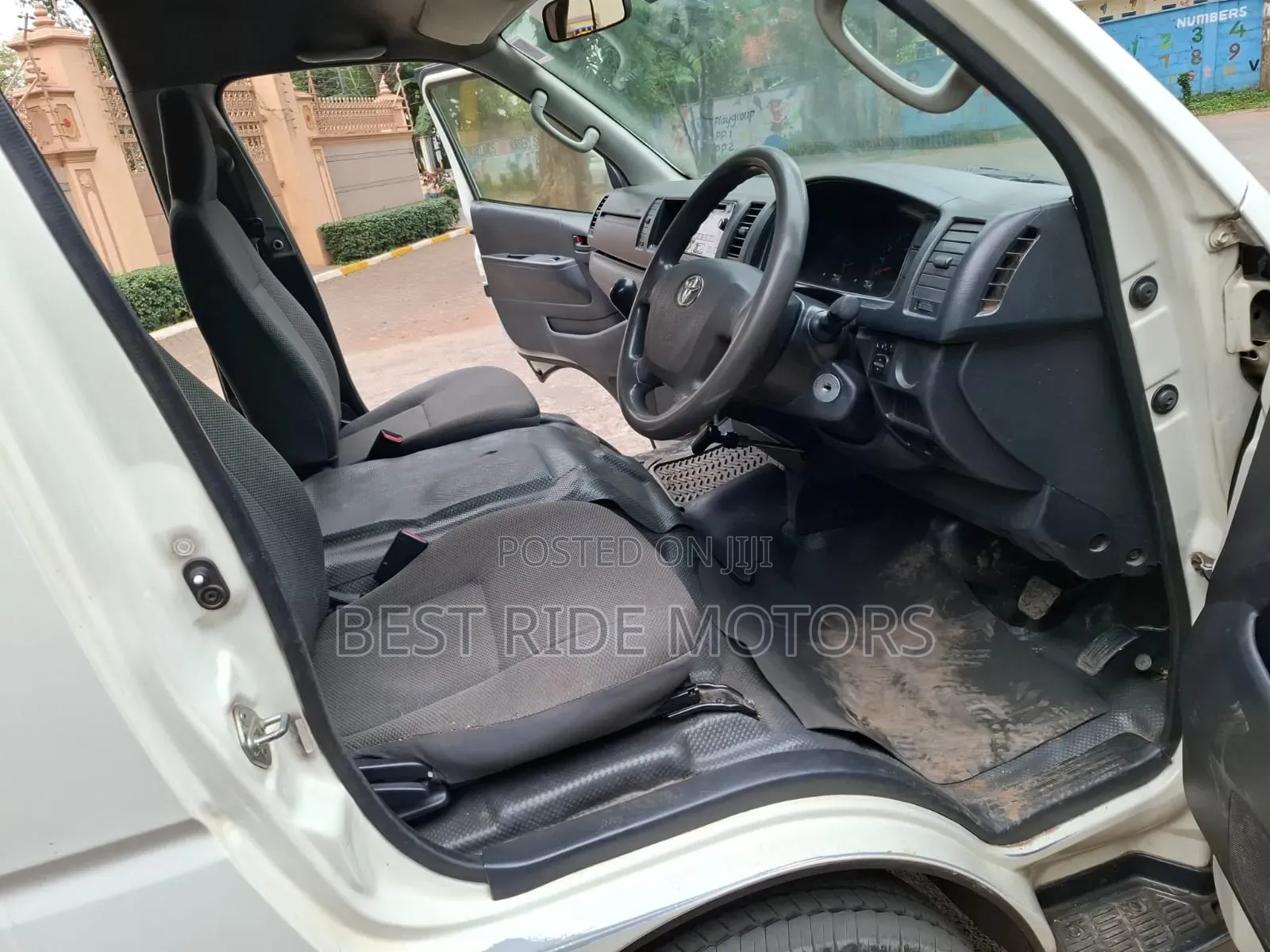 Toyota Grand HiAce 2015 White