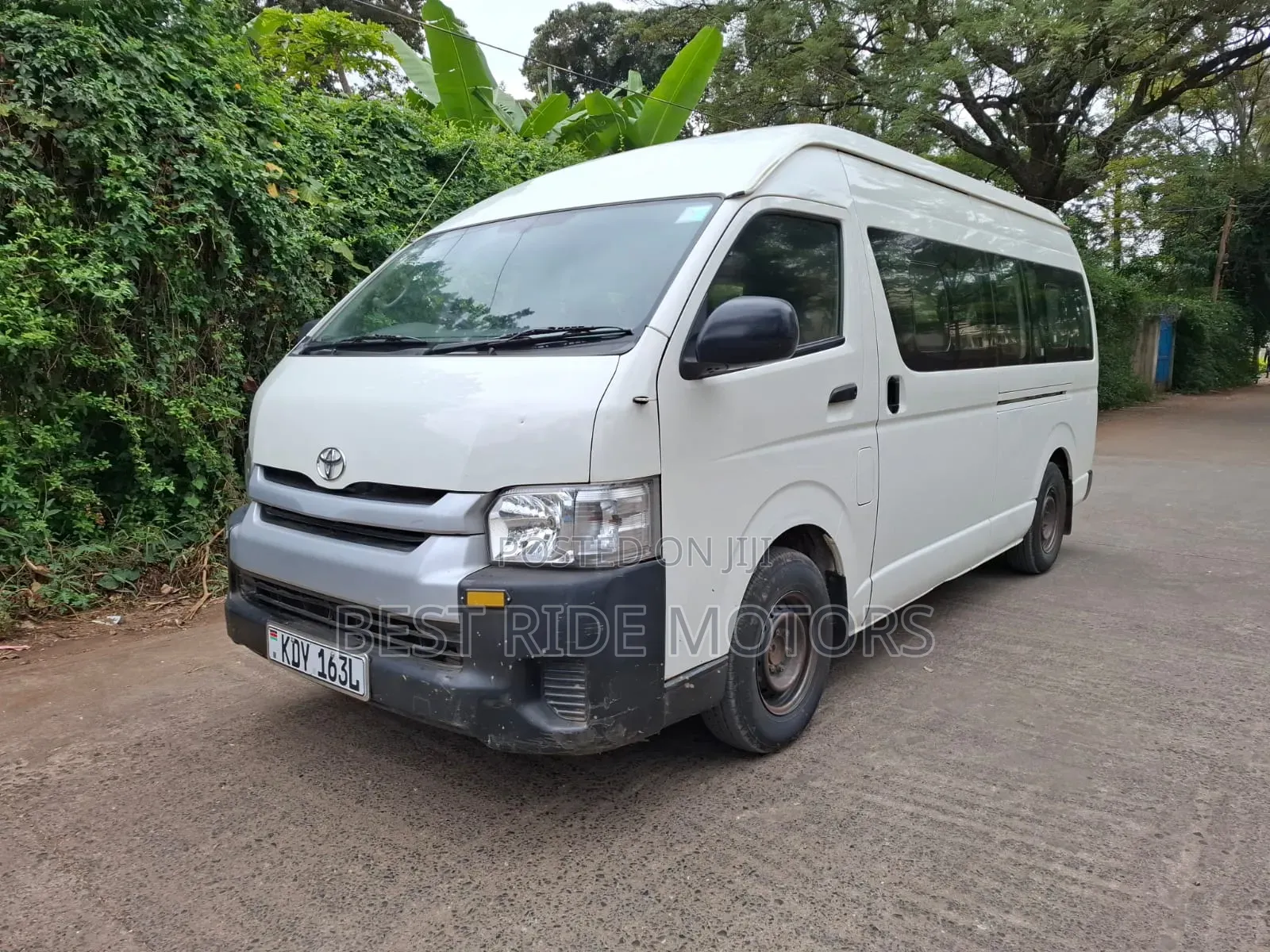 Toyota Grand HiAce 2015 White