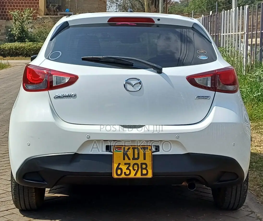 Mazda Demio 2018 White
