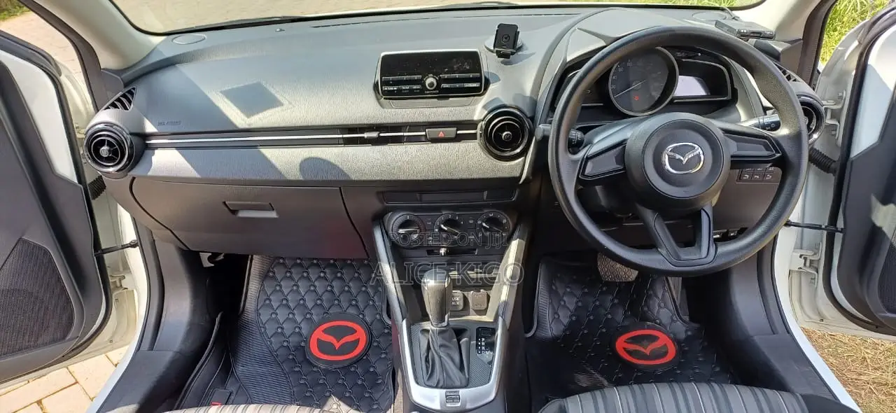 Mazda Demio 2018 White