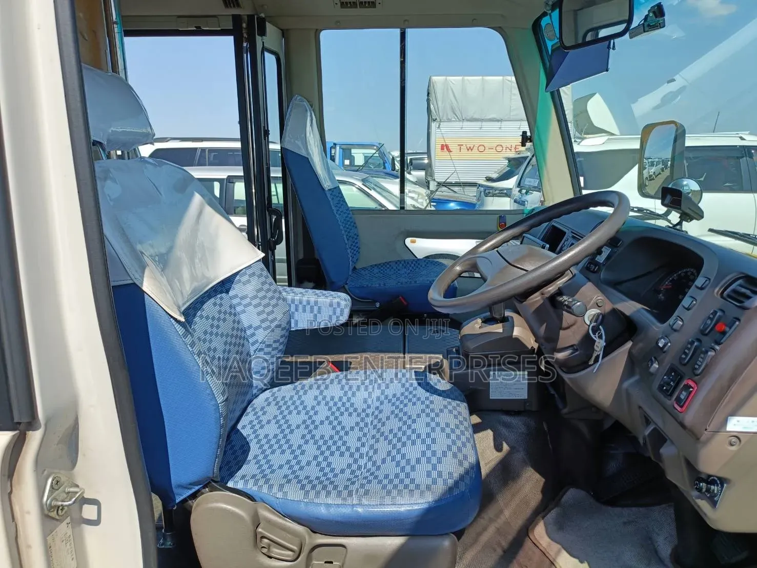 Mitsubishi Fuso Rosa 2019 White
