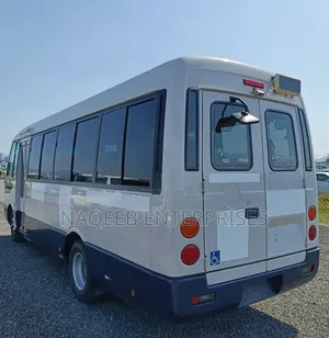 Mitsubishi Fuso Rosa 2019 White