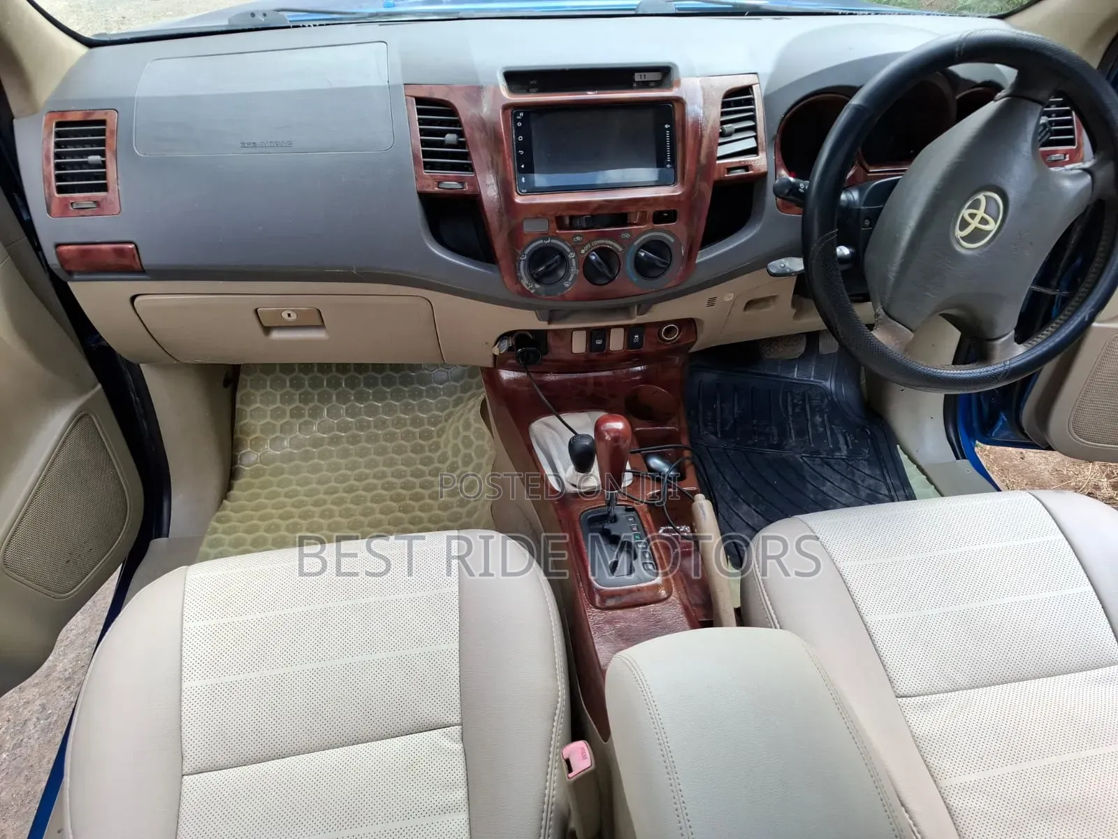 Toyota Hilux 2010 Blue