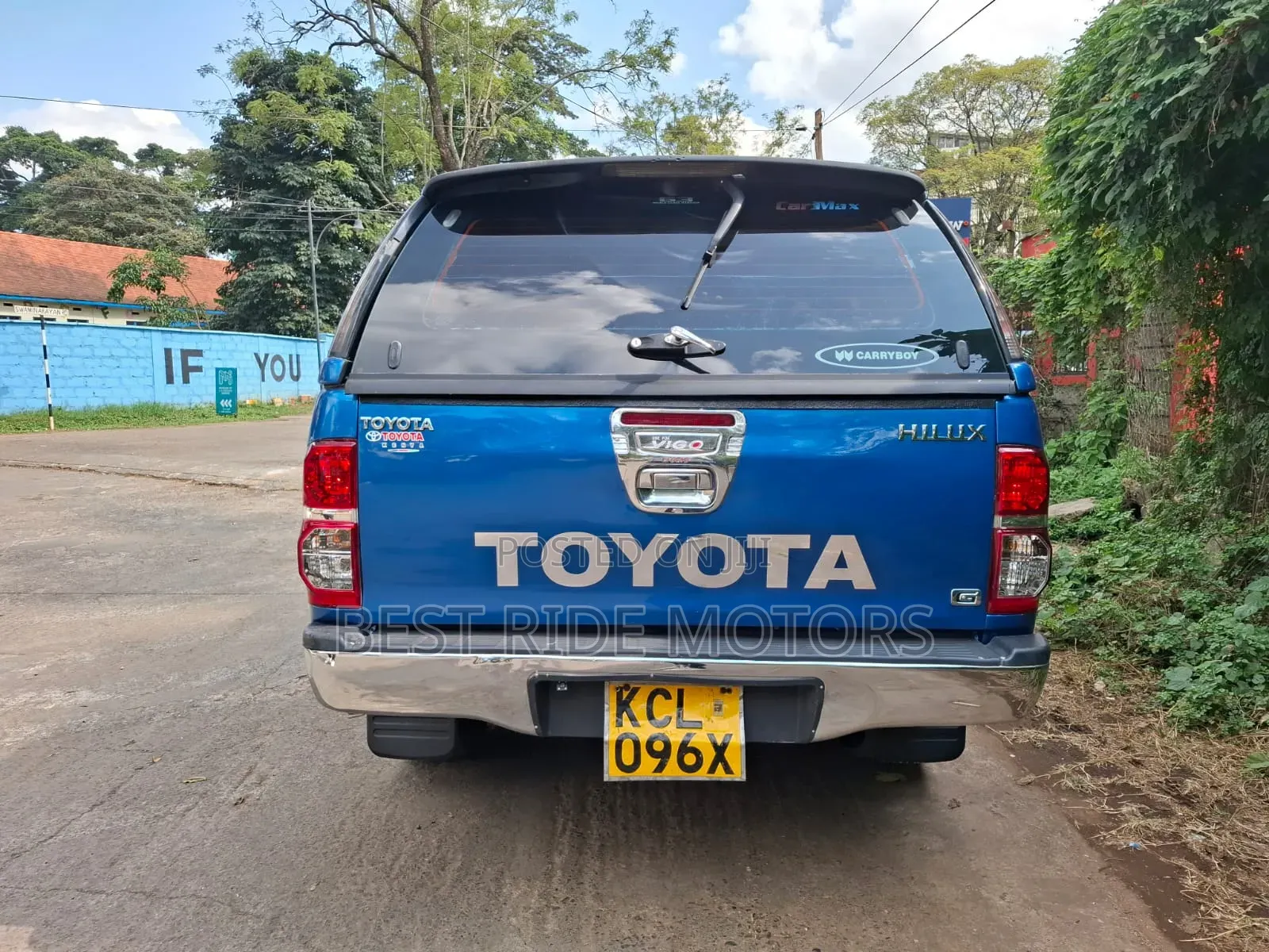 Toyota Hilux 2010 Blue