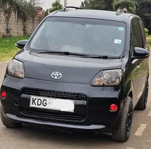 Toyota Porte 2014 Black