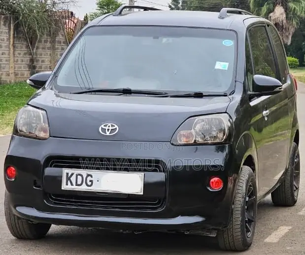 Toyota Porte 2014 Black