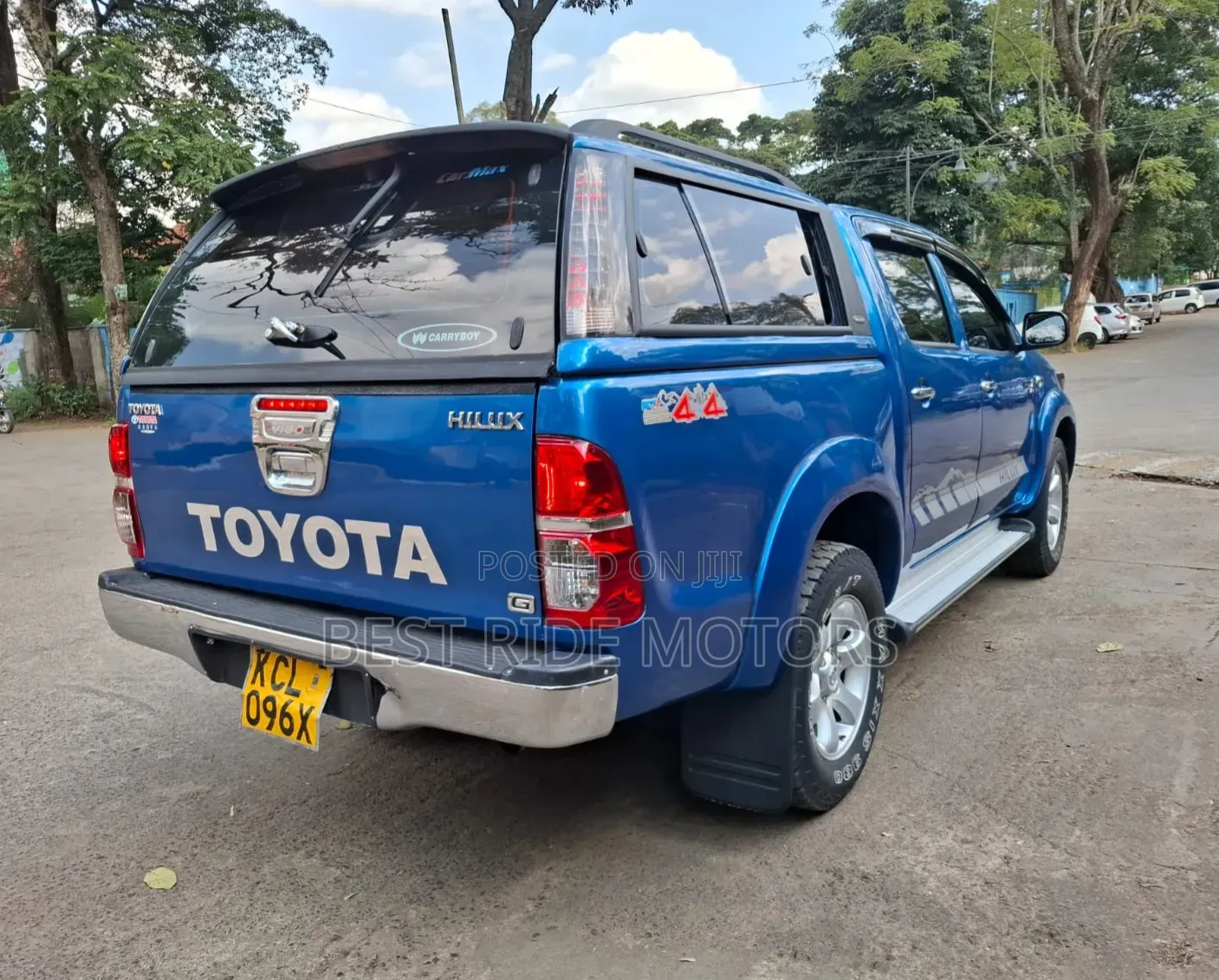 Toyota Hilux 2010 Blue