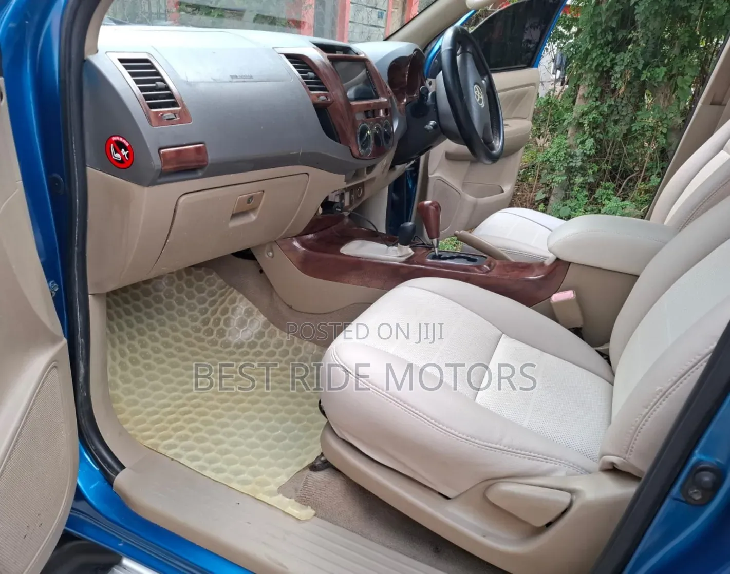 Toyota Hilux 2010 Blue