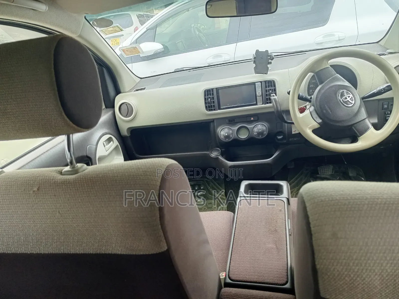 Toyota Passo 2012