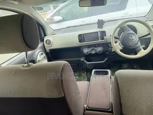 Toyota Passo 2012