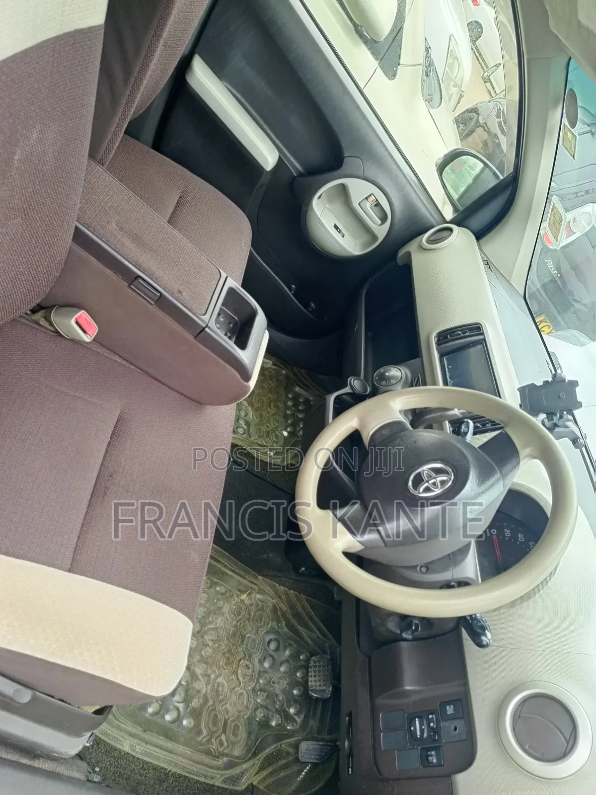 Toyota Passo 2012