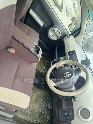 Toyota Passo 2012