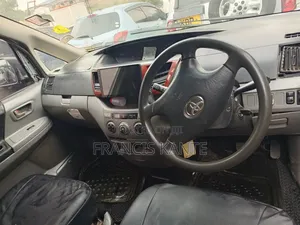 Toyota Noah 2009 Silver