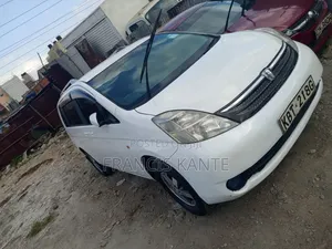 Toyota ISIS 2008 White