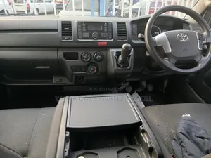 Toyota Grand HiAce 2020 White