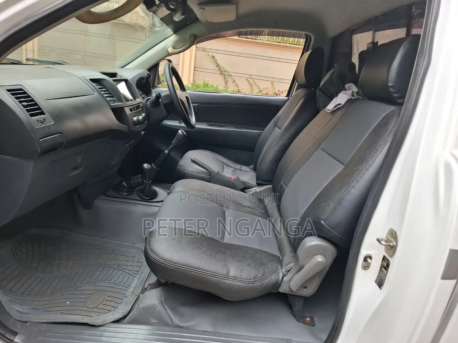 Toyota Hilux 2012 White