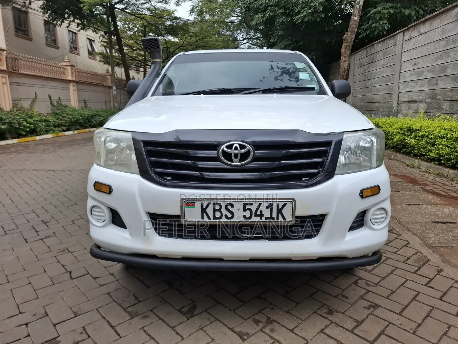 Toyota Hilux 2012 White