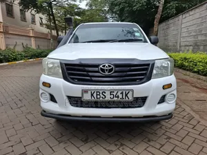 Toyota Hilux 2012 White