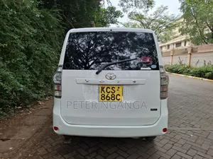 Toyota Voxy 2011 White