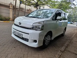 Toyota Voxy 2011 White