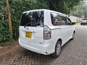 Toyota Voxy 2011 White