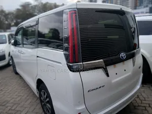 Toyota Esquire 2019 White