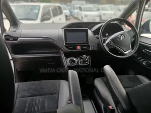 Toyota Esquire 2019 White