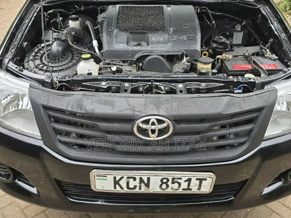 Toyota Hilux 2010 Black