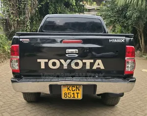 Toyota Hilux 2010 Black