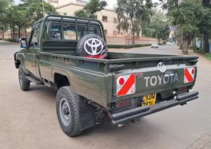 Toyota Land Cruiser 79 Series 2012 Green