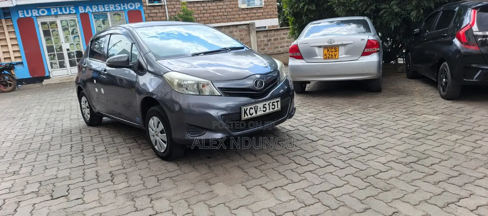 Toyota Vitz 2012 Silver