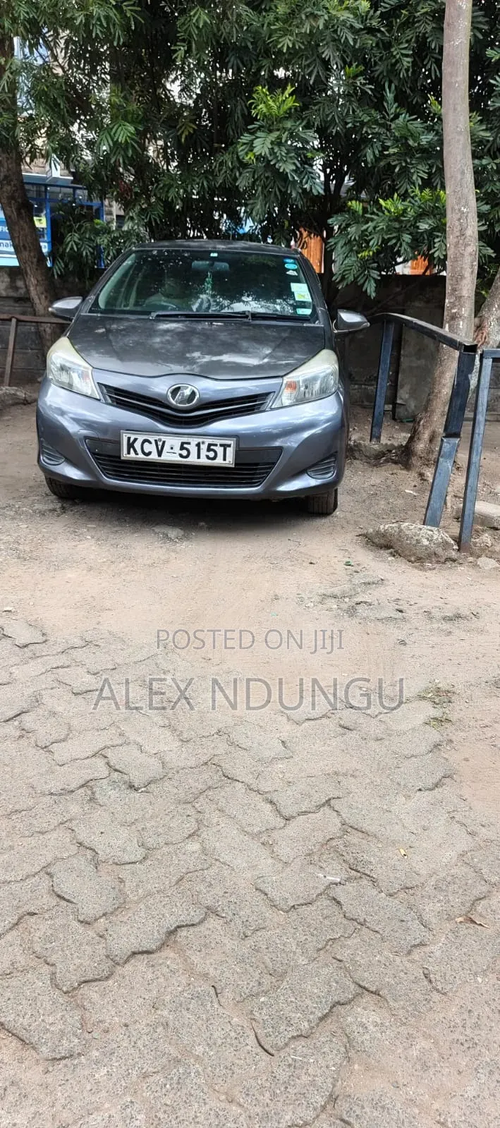 Toyota Vitz 2012 Silver