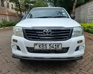 Toyota Hilux 2012 White