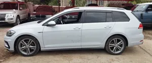 Volkswagen Golf 2018 White